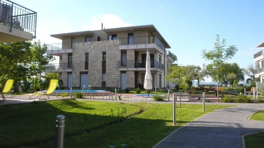 Lakeside Luxury Apartment Zamárdi Exterior foto