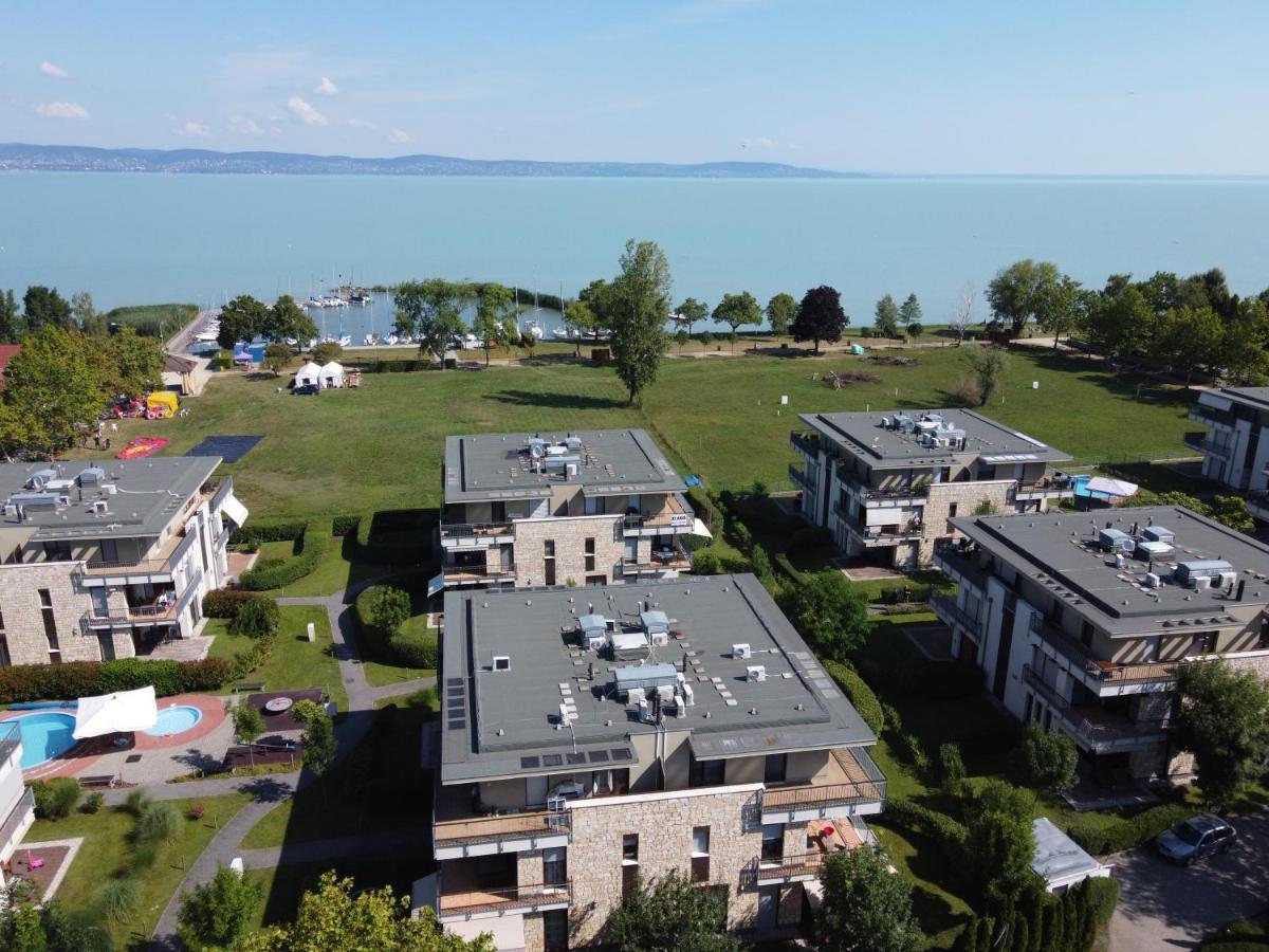 Lakeside Luxury Apartment Zamárdi Exterior foto